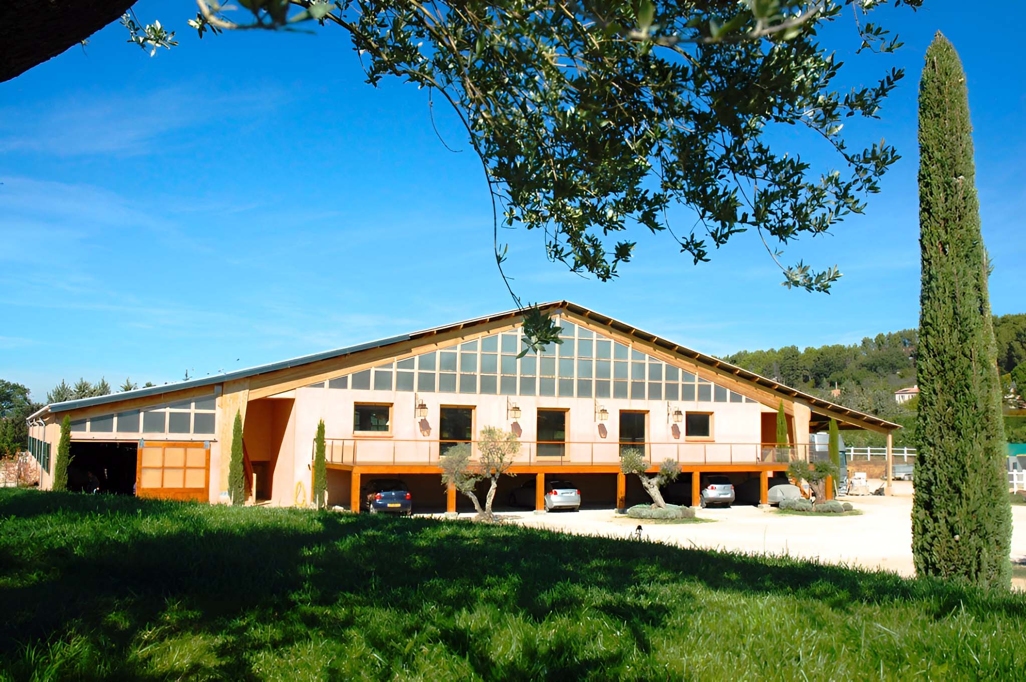 Le club house vue de l'extérieur - Haras de Castellane